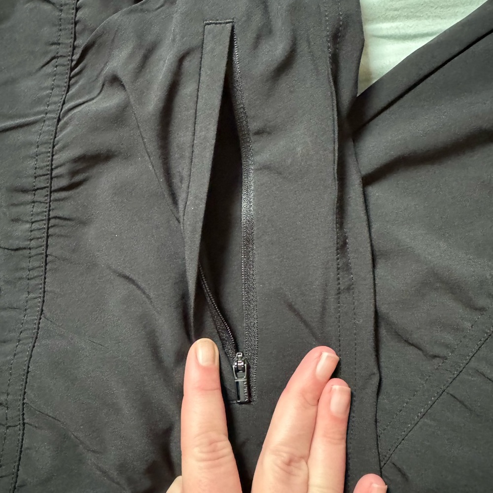 Black attitude jogger - Picture 2 of 4